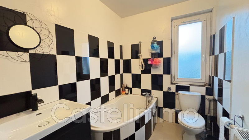 Maison - 93 m² - 4 pièces