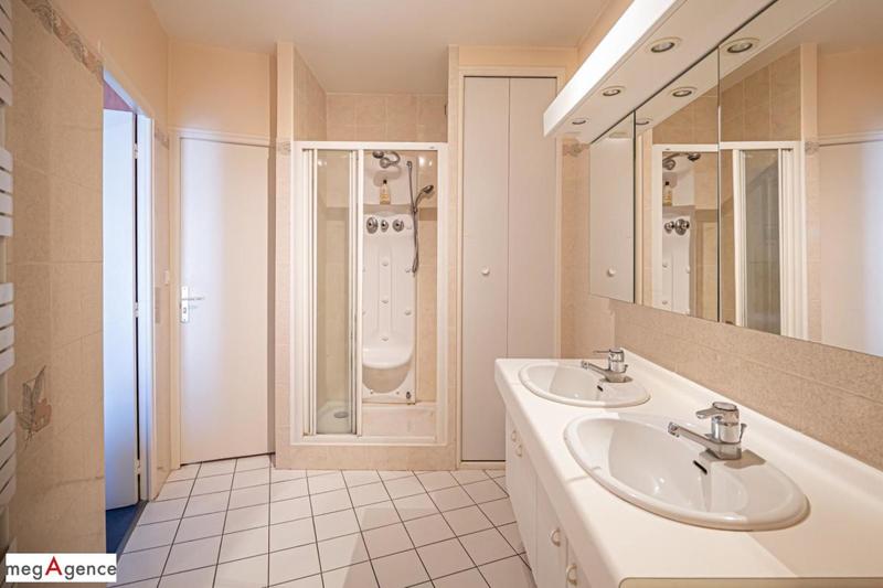 Appartement - 140 m² - 6 pièces