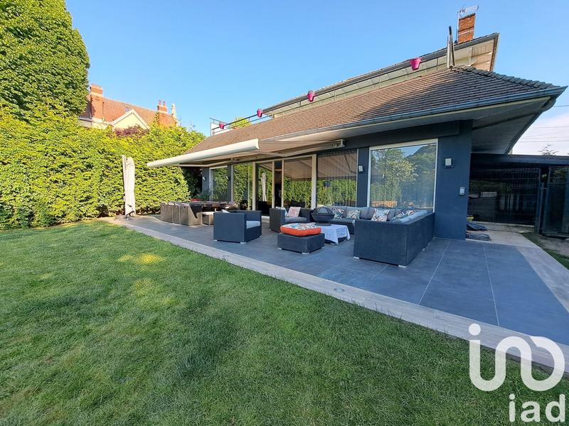 Maison - 280 m² - 7 pièces