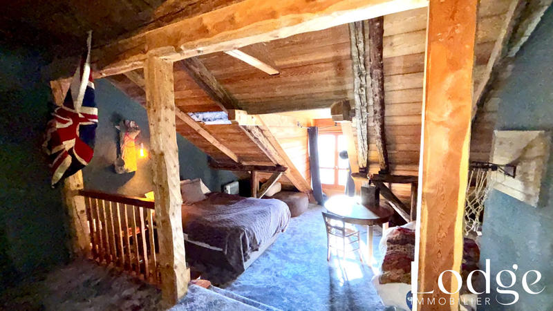 Maison - 440 m² - 12 pièces