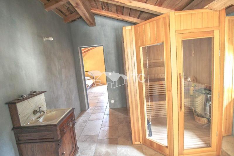 Maison en pierre - 296 m² - 7 pièces