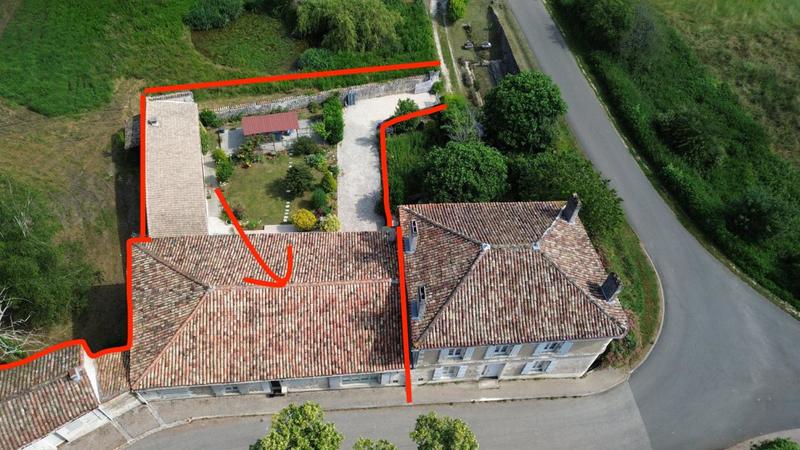 Maison - 300 m² - 7 pièces