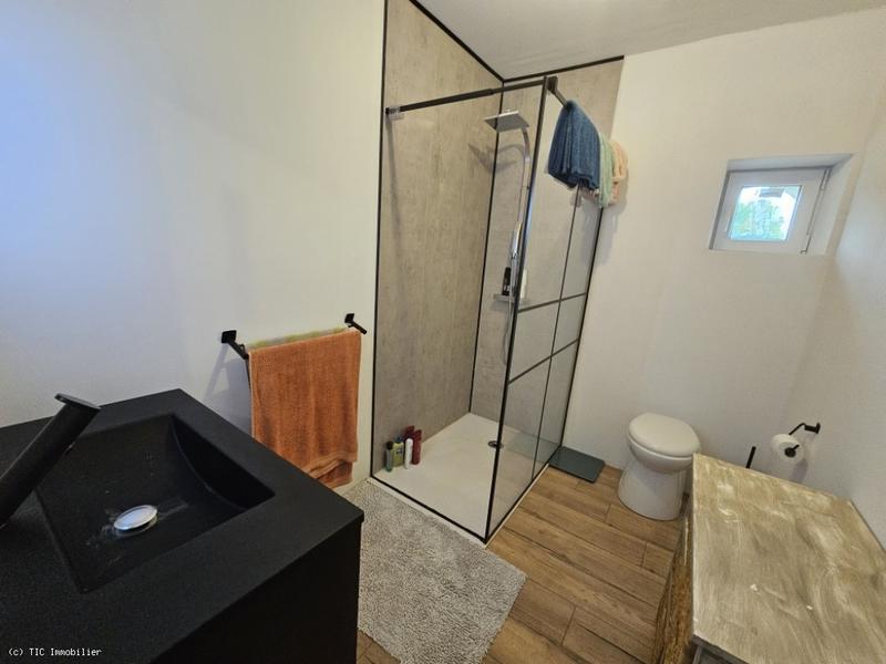 Propriété - 224 m² - 8 pièces