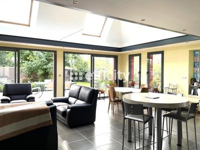 Maison traditionnelle - 190 m² - 5 pièces