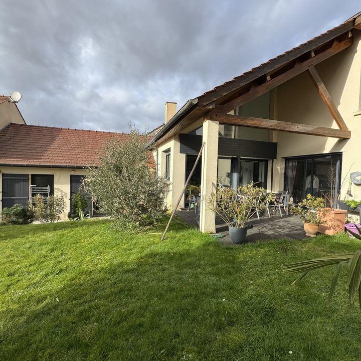 Villa - 270 m² - 8 pièces