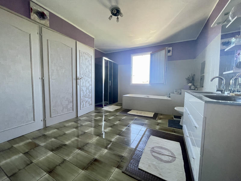 Maison - 183 m² - 5 pièces