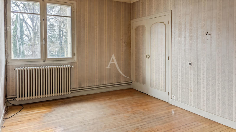 Maison - 380 m² - 15 pièces