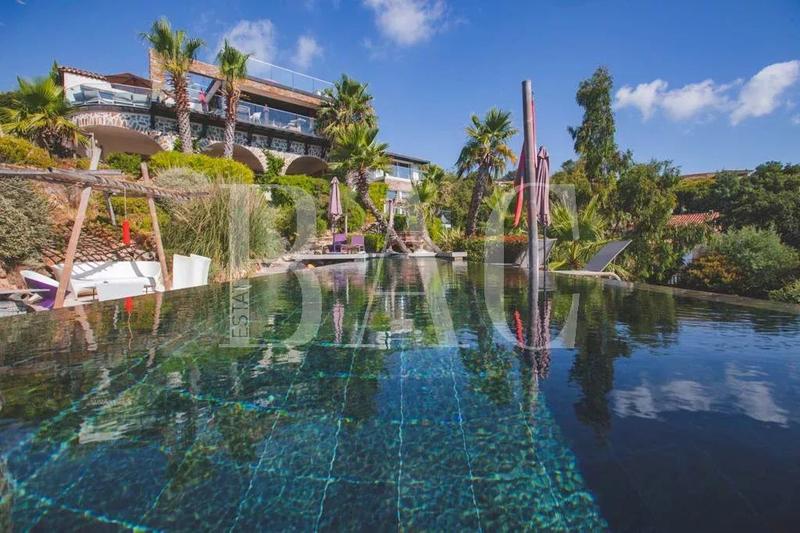 Villa - 400 m² - 11 pièces