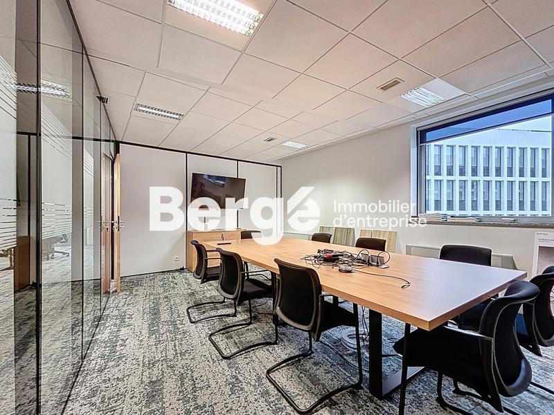 Bureau - 251 m²