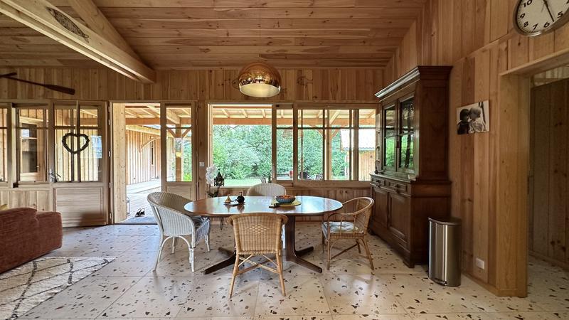 Maison de bois - 165 m² - 4 pièces