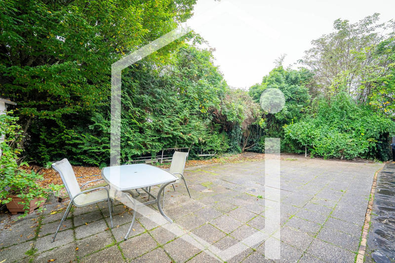 Fonds de commerce - Magasins - 180 m²