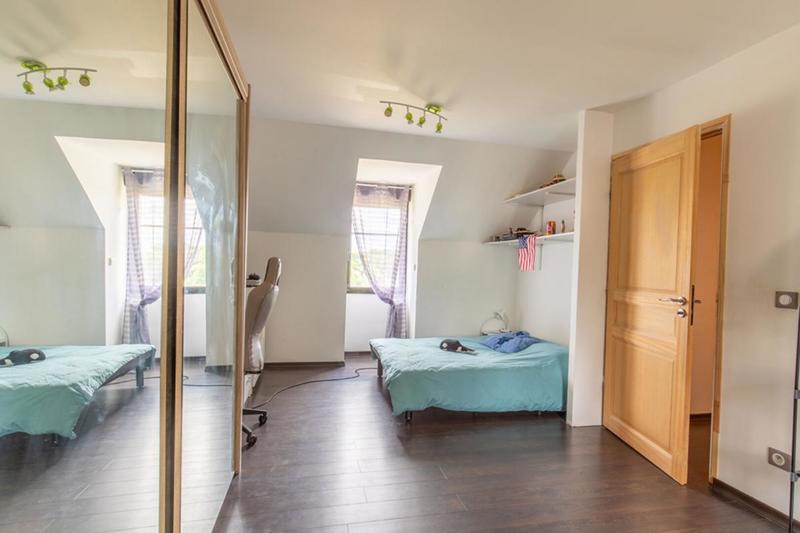 Maison - 245 m² - 7 pièces