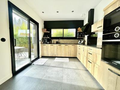 Maison contemporaine - 142 m² - 6 pièces