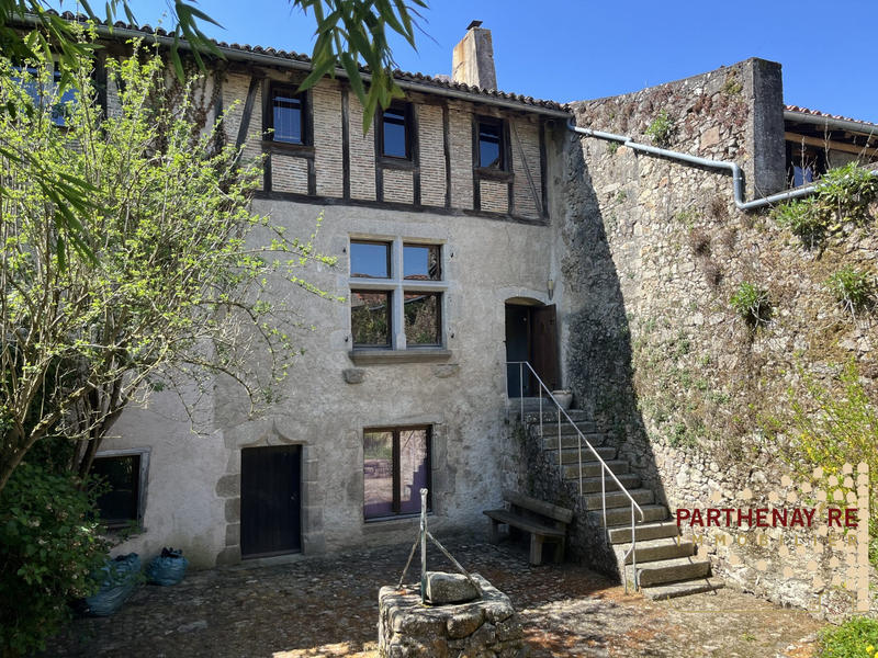 Maison ancienne - 236 m² - 6 pièces