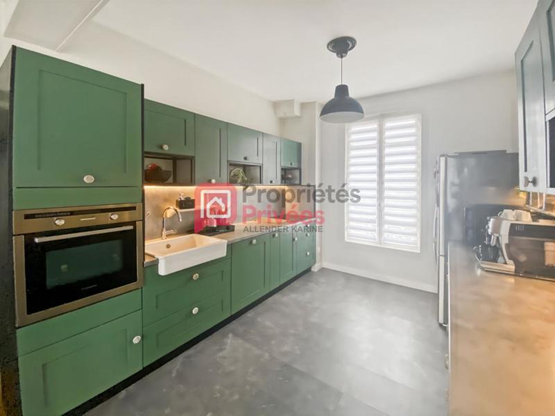 Maison - 165 m² - 9 pièces