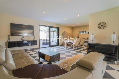 Maison - 136 m² - 4 pièces