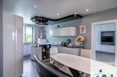 Maison - 265 m² - 10 pièces