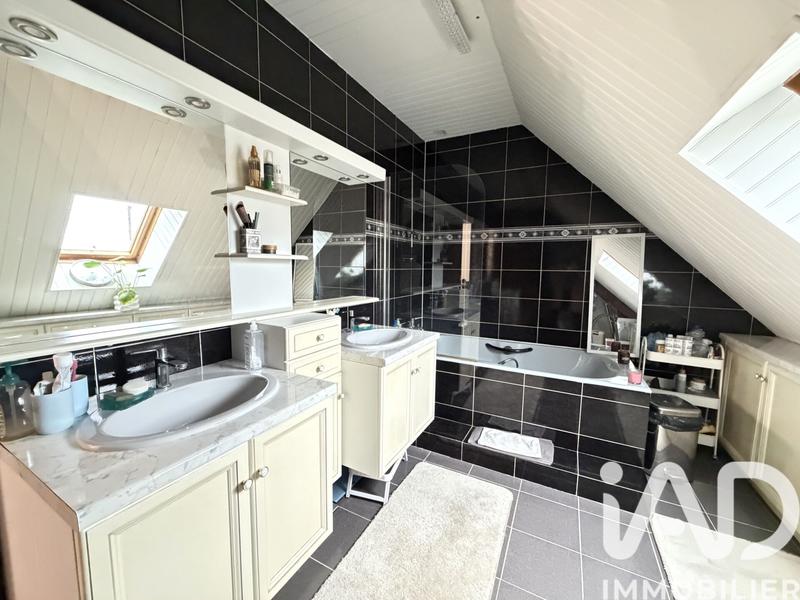 Maison - 136 m² - 6 pièces