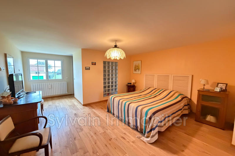 Maison - 231 m² - 6 pièces