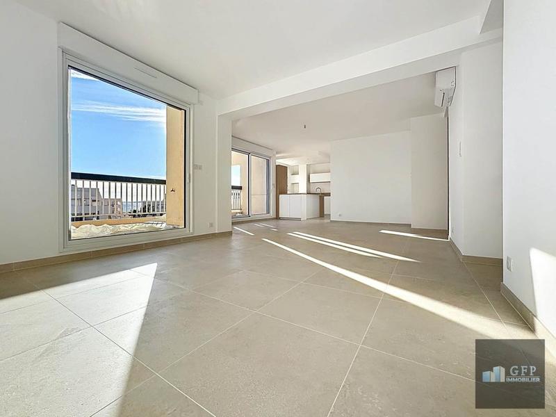 Appartement - 93 m² - 4 pièces