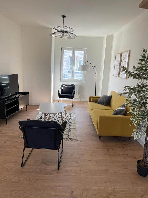 Appartement - 240 m² - 1 pièce