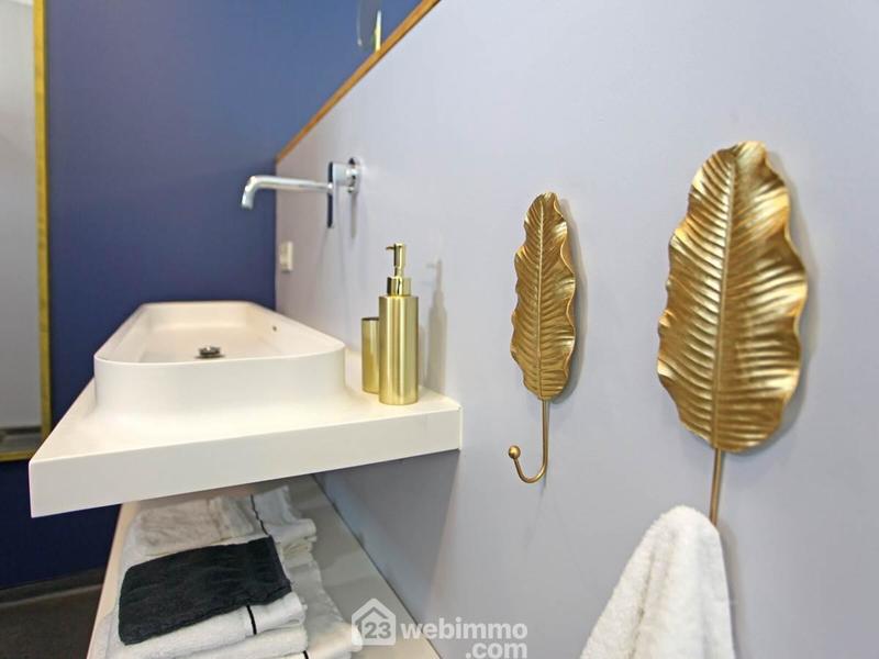 Maison - 737 m² - 20 pièces