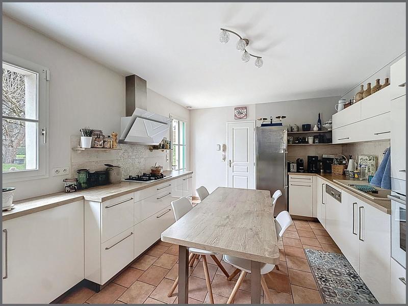 Maison - 184 m² - 8 pièces