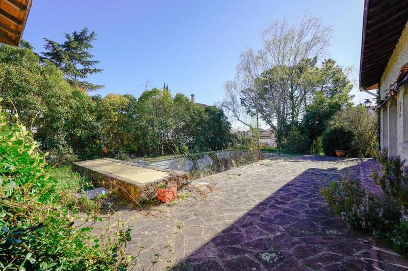 Maison - 208 m² - 6 pièces