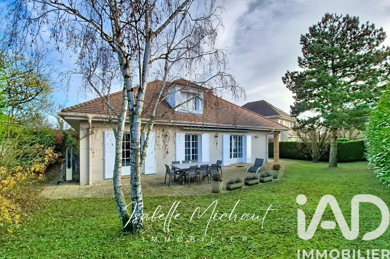 Maison - 195 m² - 8 pièces