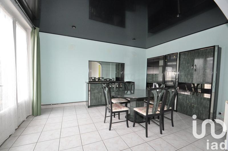 Maison - 220 m² - 8 pièces