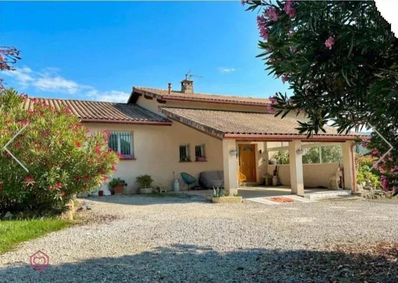 Villa - 186 m² - 6 pièces