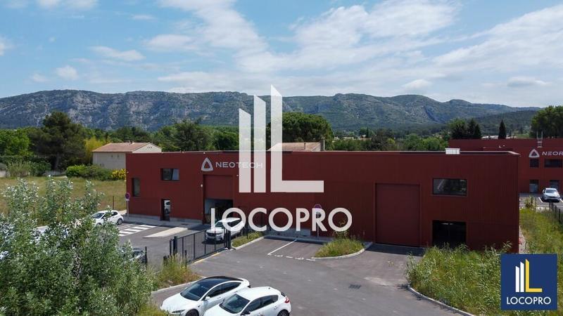 Local d'activité / Entrepôt - 252 m²