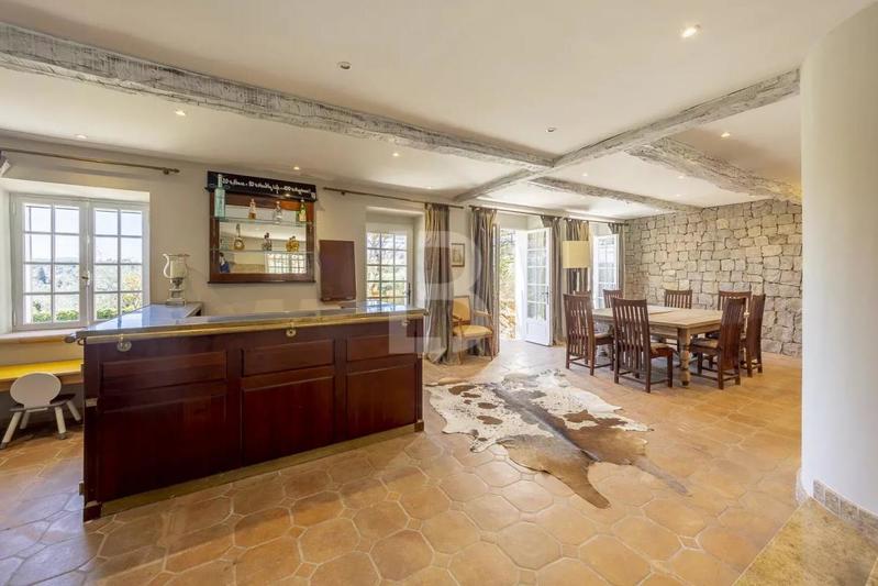 Propriété - 400 m² - 9 pièces