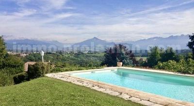 Maison - 180 m² - 5 pièces