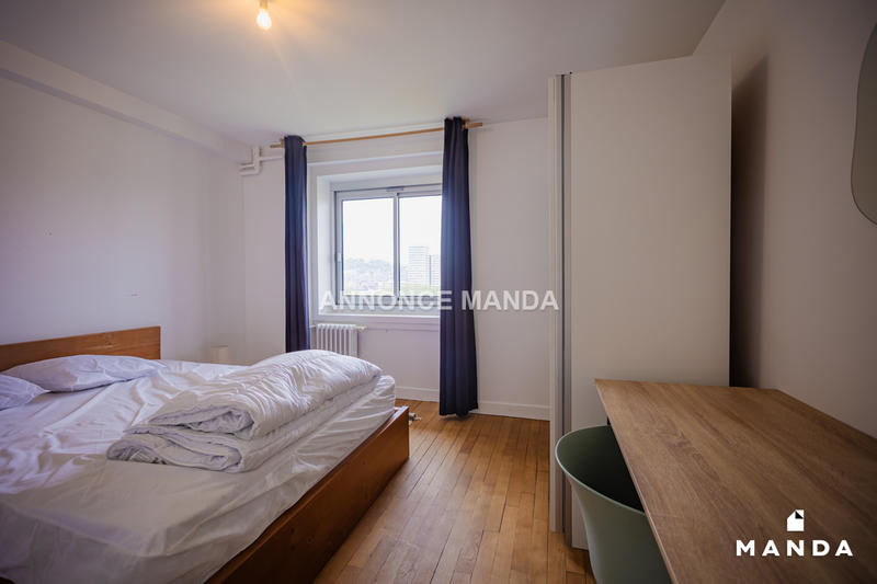 Chambre - 11 m² - 4 pièces