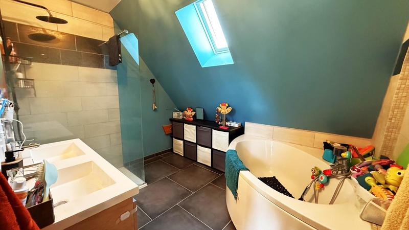 Maison - 111 m² - 5 pièces