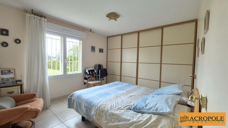 Maison - 210 m² - 6 pièces