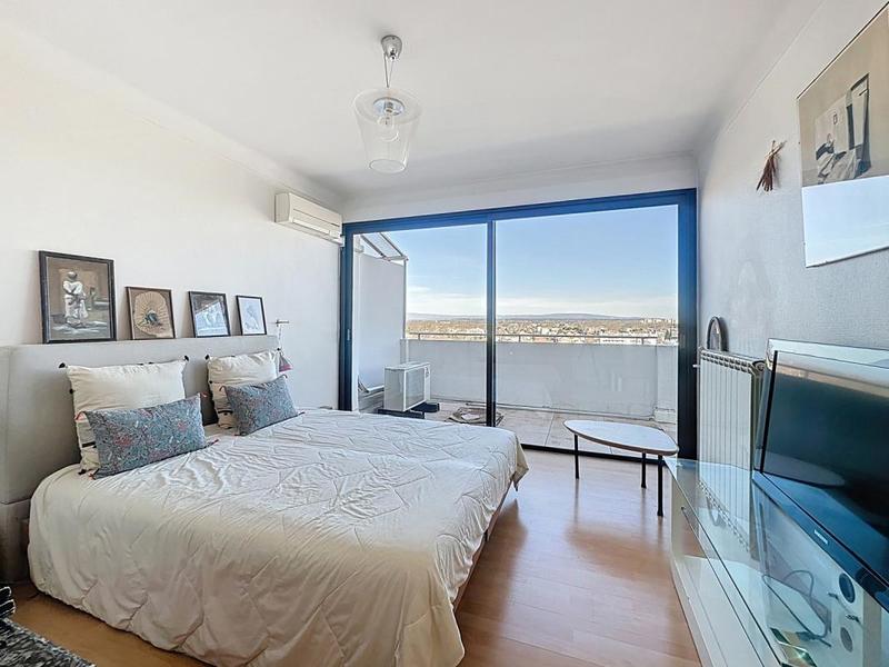 Appartement - 138 m² - 5 pièces