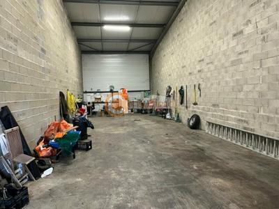 Local d'activité / Entrepôt - 720 m²