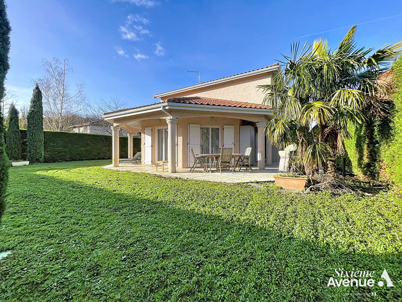 Maison - 181 m² - 8 pièces