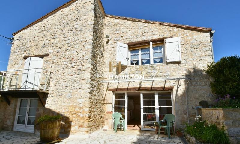 Propriété - 223 m² - 8 pièces