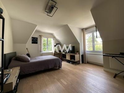 Maison - 245 m² - 6 pièces