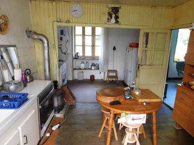 Maison - 3 630 m² - 9 pièces