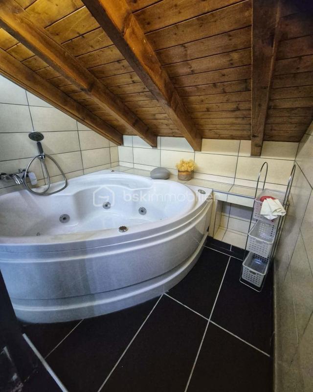 Maison - 195 m² - 8 pièces