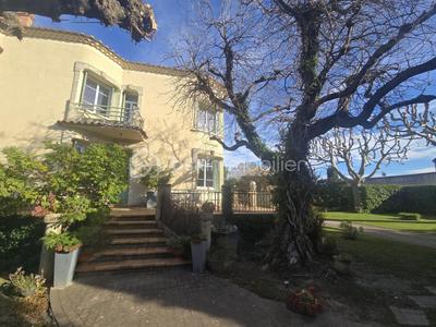 Demeure - 180 m² - 9 pièces