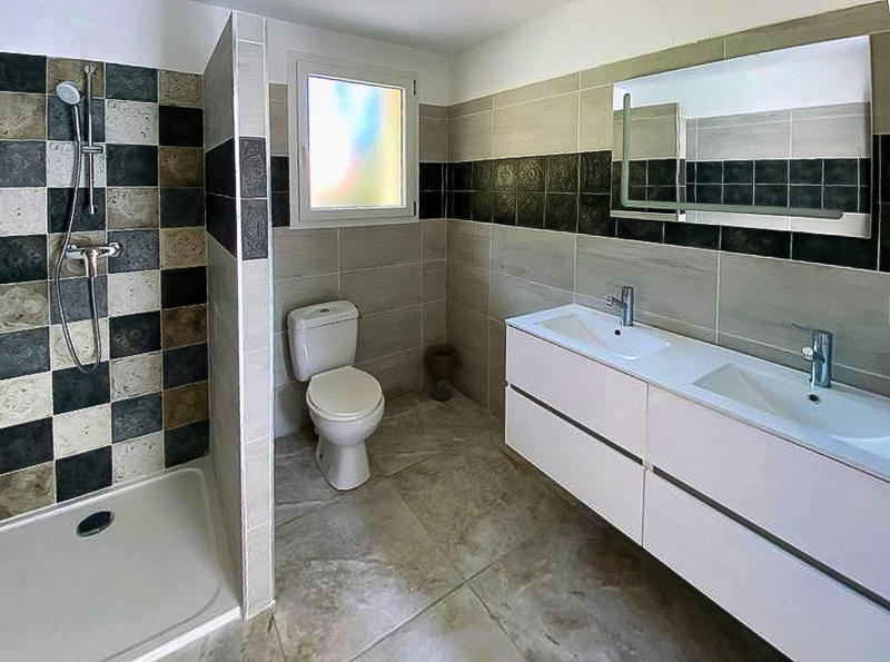 Propriété - 450 m² - 18 pièces