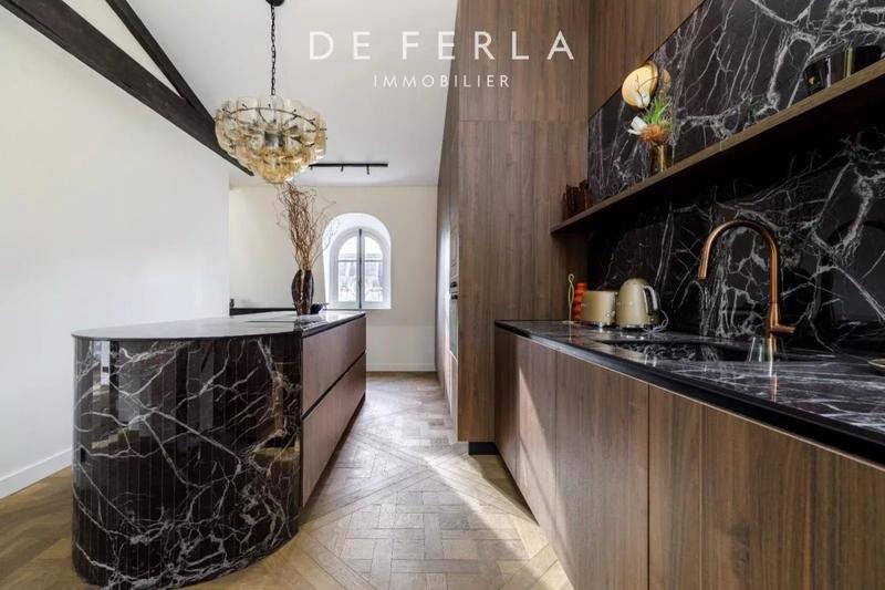 Appartement - 313 m² - 7 pièces