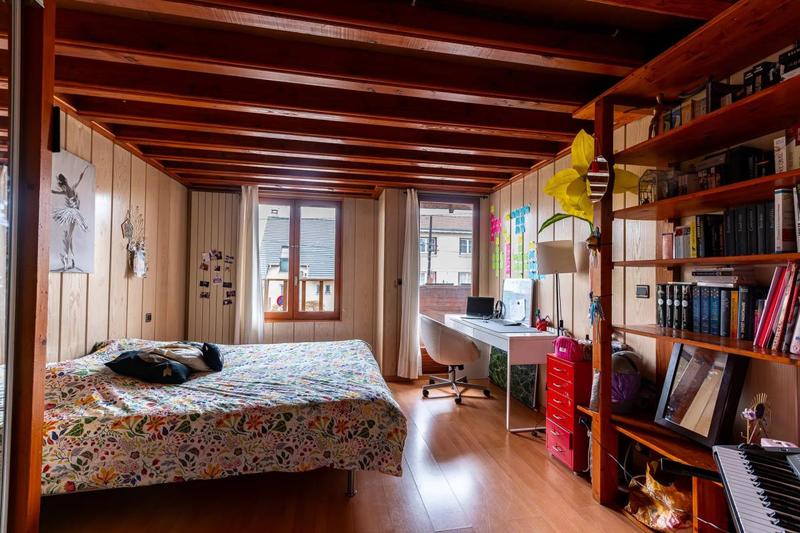 Maison de bois - 220 m² - 8 pièces