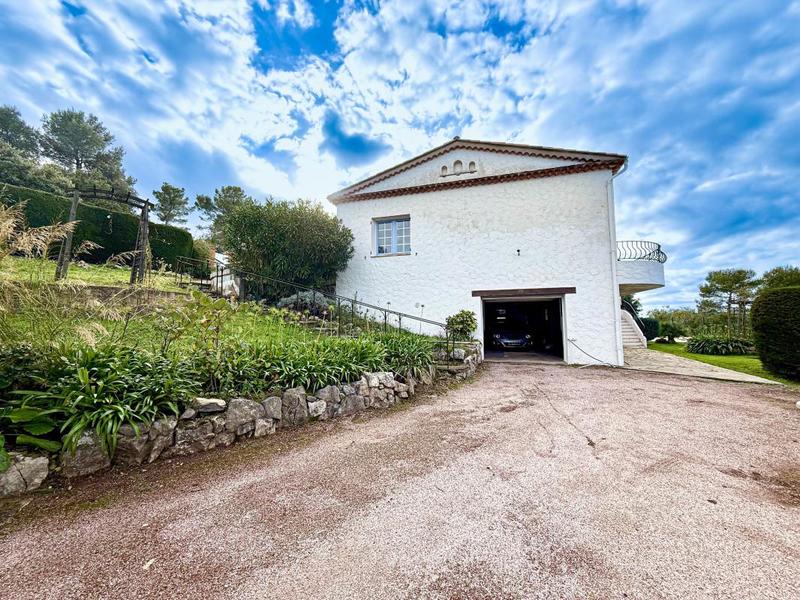 Maison - 200 m² - 6 pièces