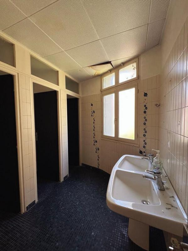 Maison - 377 m² - 12 pièces